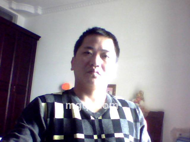 庄严石头的头像