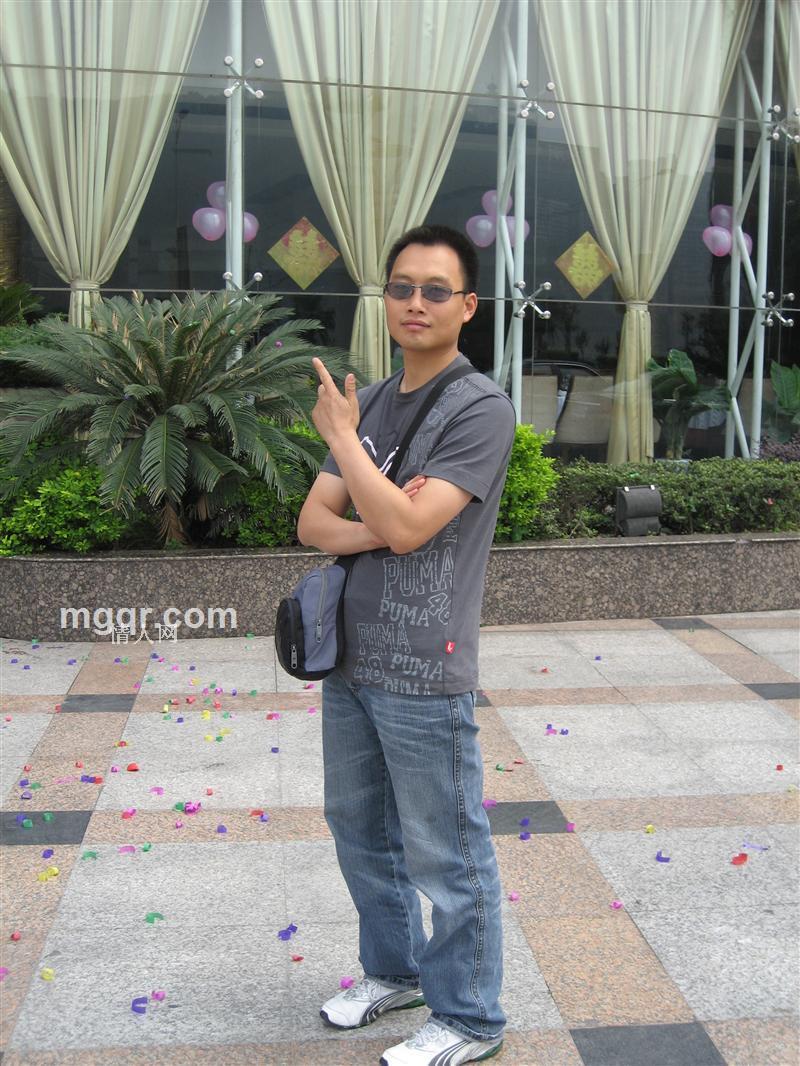 面对阴影转身便是阳光的头像