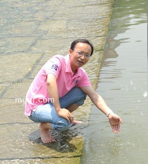 寂寞无云湖的头像