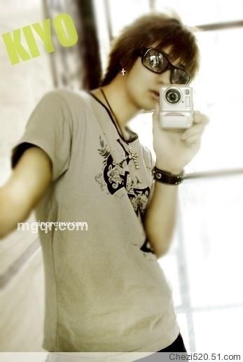 游艇上的孤魂的头像