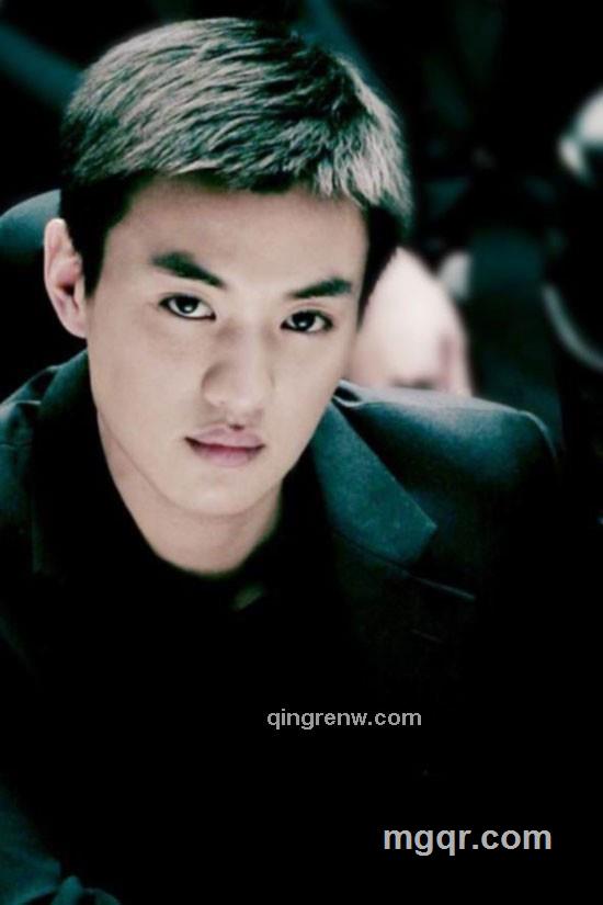 宝马帅哥的头像