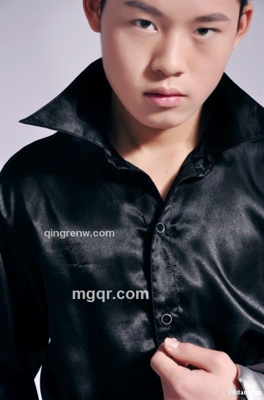 草纸谈兵的头像