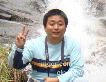 开心寻找快乐的头像