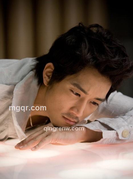 银色沙滩的头像