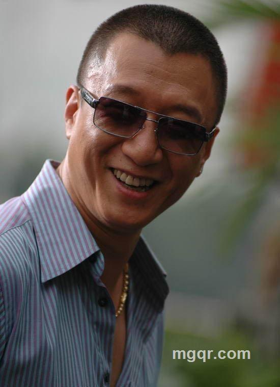 蓝色大狗的头像