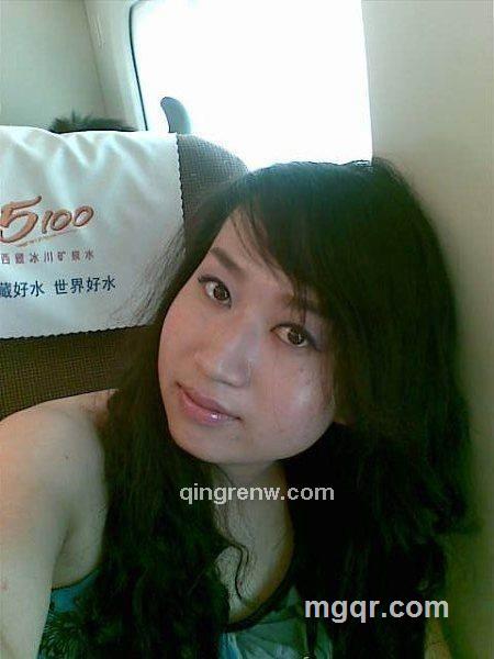 紫色蝴蝶的头像