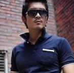 紧紧相拥的头像