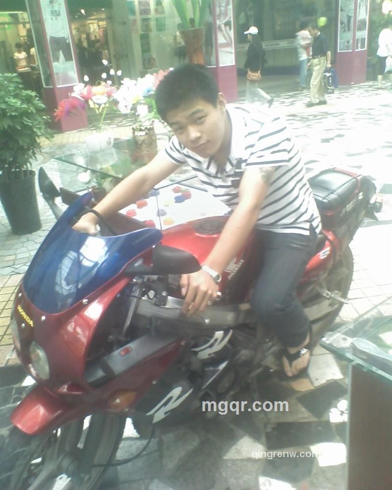 孤独小男人的头像