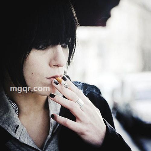 烟是寂寞的人的头像