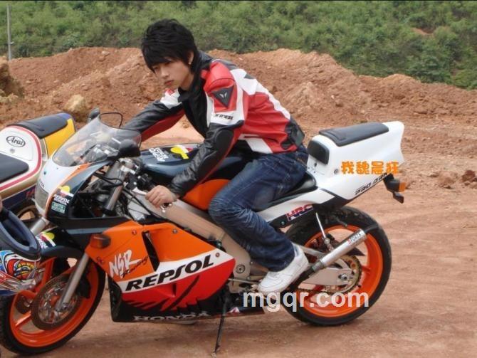 超级帅哥的头像