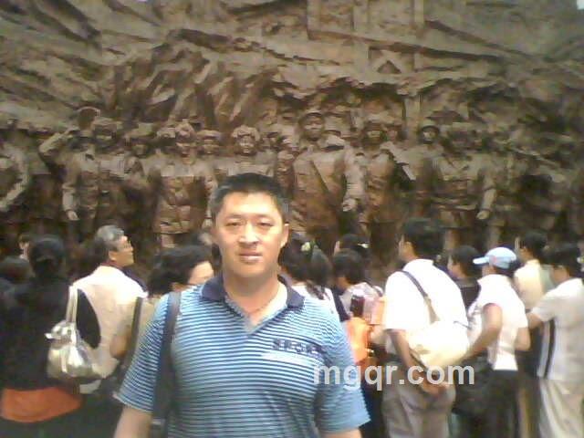 寂 寞男人的头像