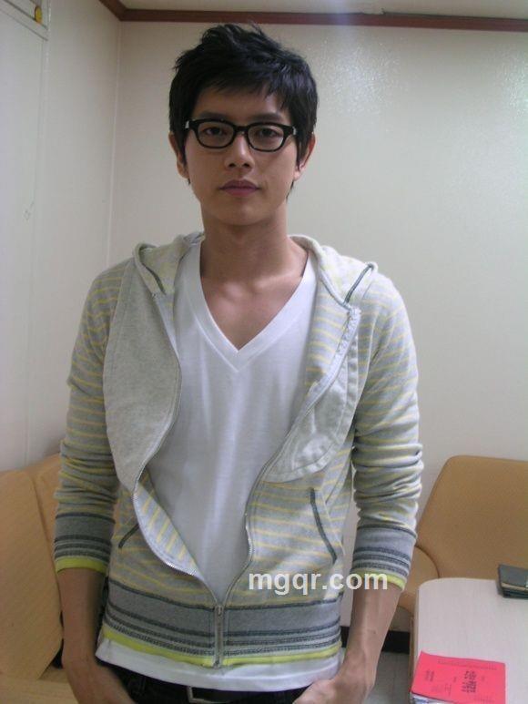 亲热过头的风格的头像