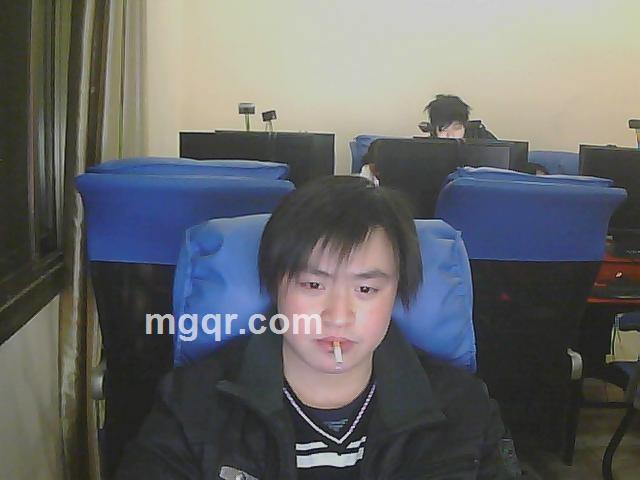 轉身╭碰牆角的头像