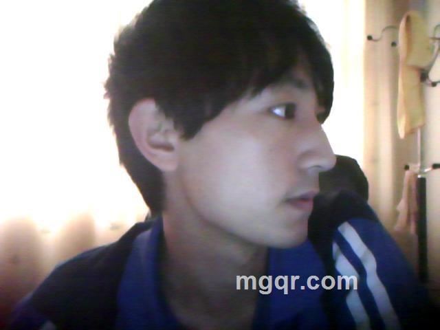 缤纷下的我的头像