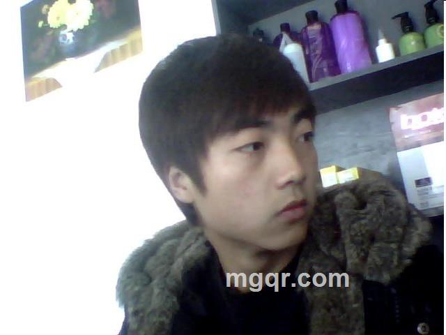 一个过路的情侣的头像