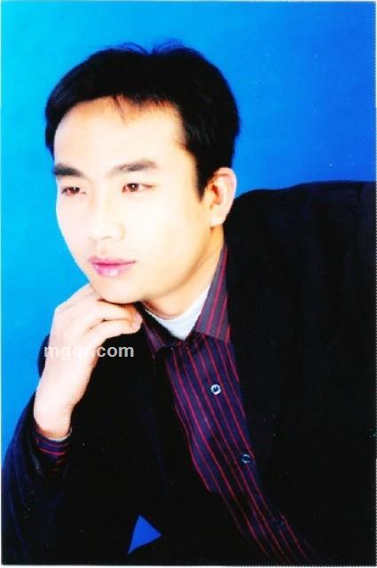 山上青松的头像