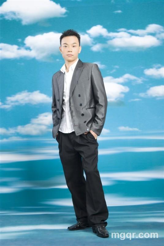 爱难被爱更难的头像