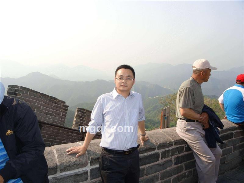 米兰红与黑的头像