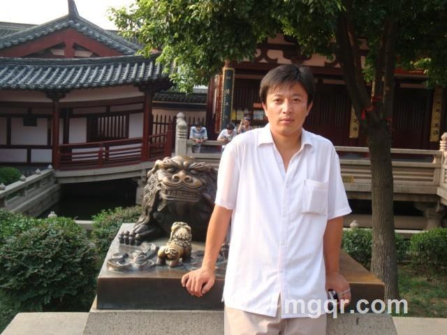 飘渺的男人的头像