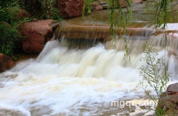 故事。很假的头像