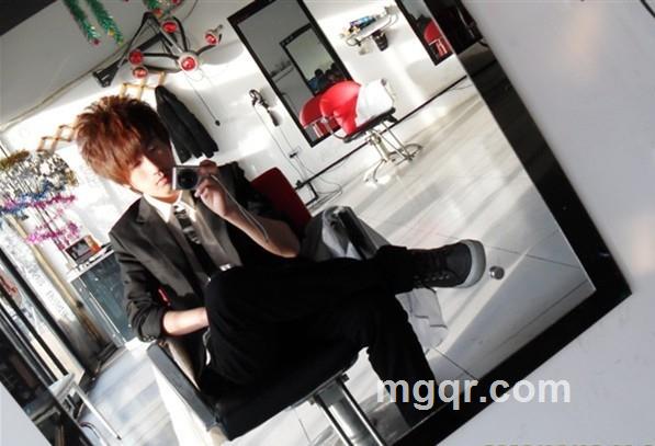 站墙头等红杏的头像