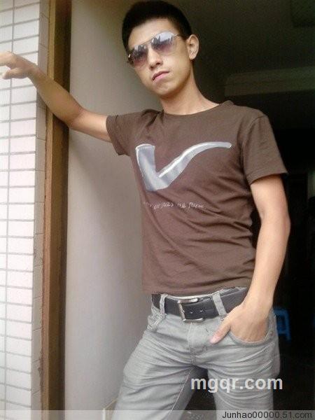 重庆阳光男孩的头像