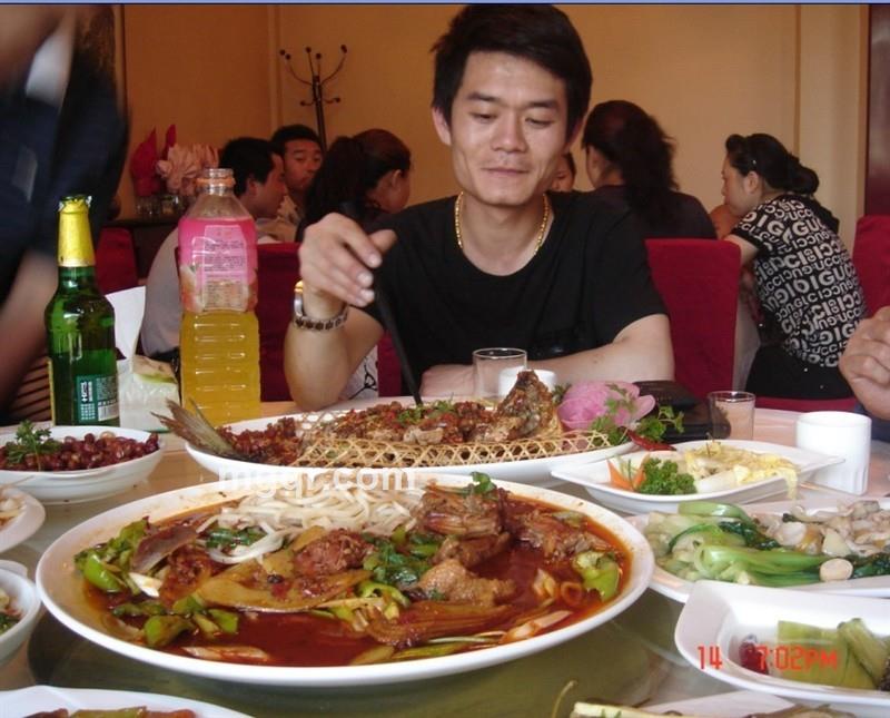 无聊的人人的头像