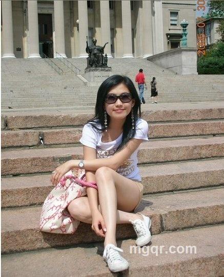 街角，孤寂的烟花的头像