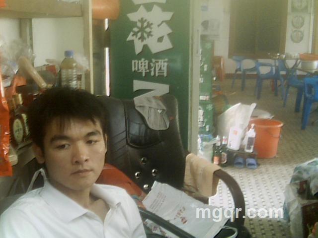 割肉的男孩的头像
