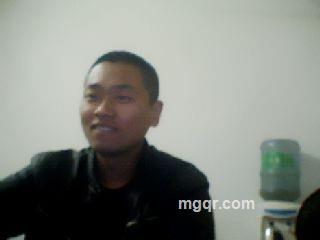 丿只是因为寂寞的头像