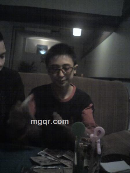 怎么摇摆怎么嗨的头像