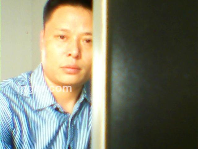 一个人唱情歌的头像