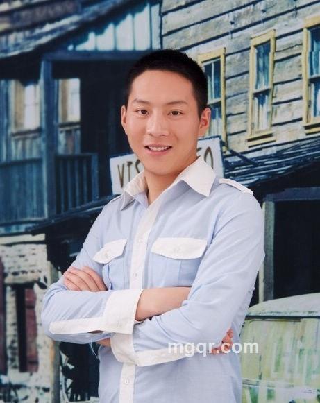 一个无法忽视的男人的头像