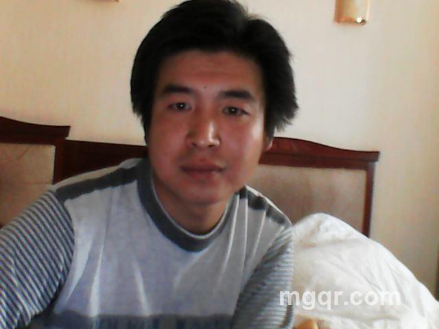 l凌晨花若开的头像