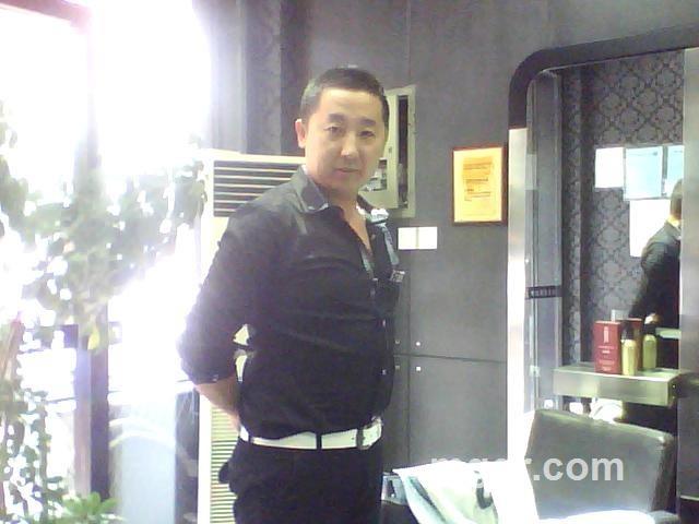 不在相信爱情的头像