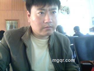 月色正明的头像