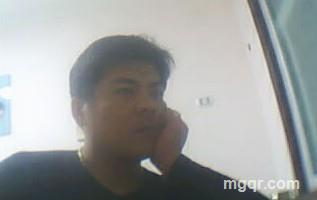 在马路边吻你的头像