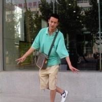 ai在两腿间的头像