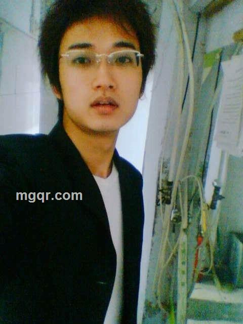 喜欢穿高跟鞋的女人的头像