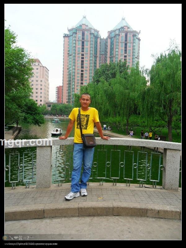 成熟小哥的头像