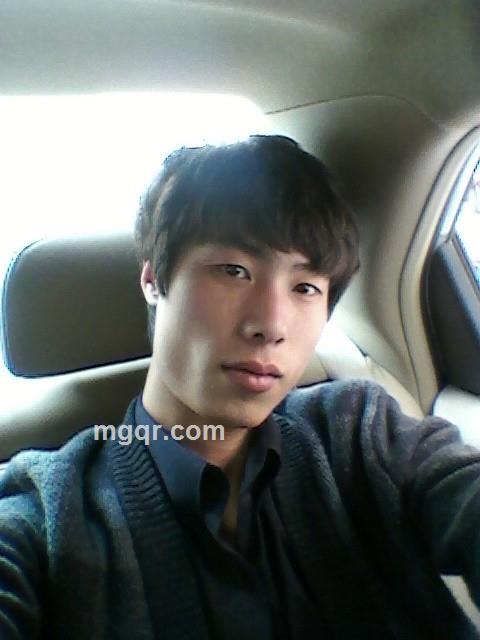 桌上的茶杯的头像