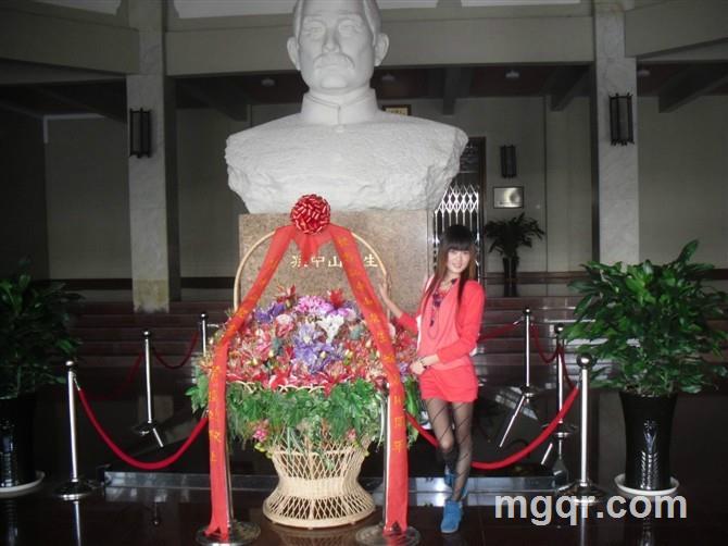 小妞狠㊣嚸的头像