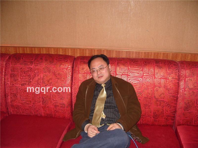 找个情人不容易的头像