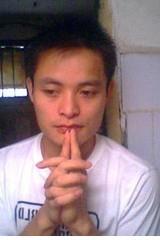 床上那个长的头像