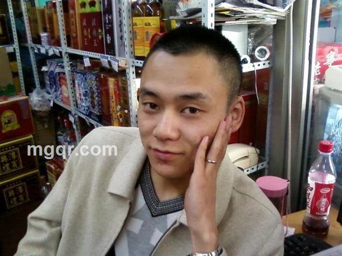 每天生活如此无聊的头像