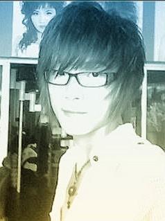 ╮听说、幸福很简单ゝ的头像