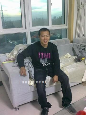 不想一个人过情人节的头像