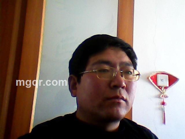 温情的陪你看海的头像