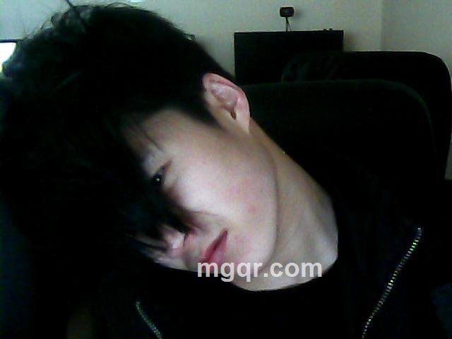 因为我年轻嘛的头像