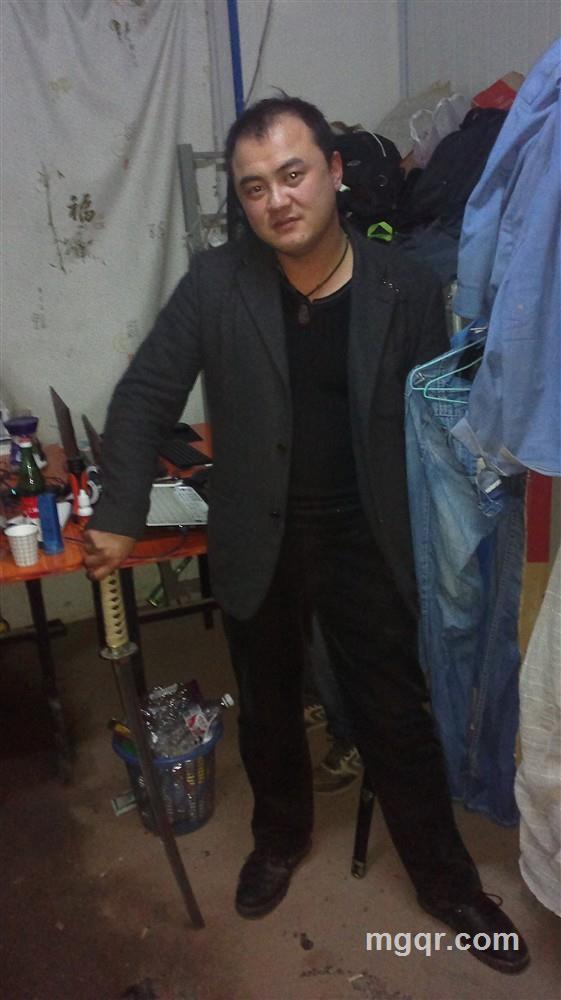 等雨的云的头像